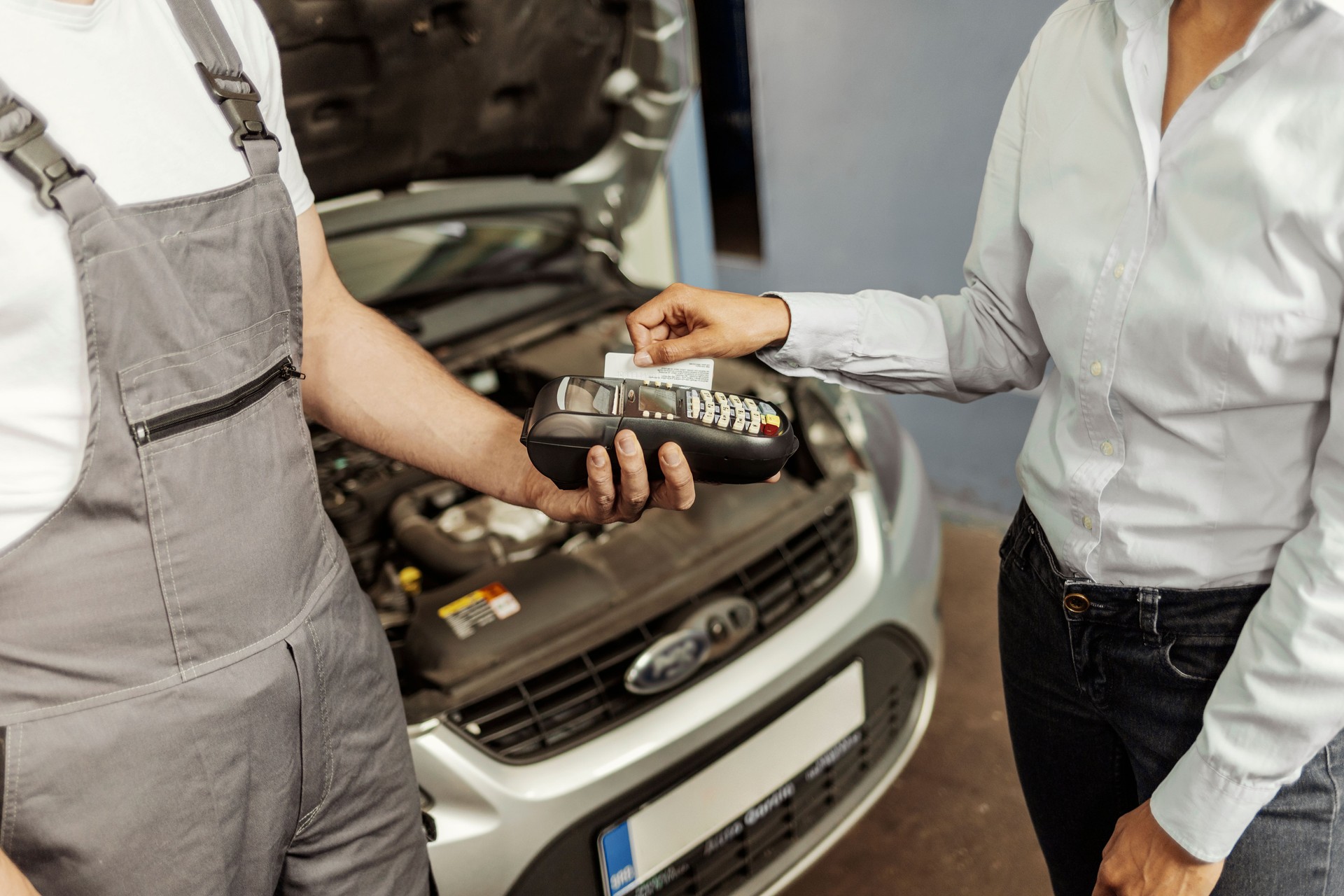 Contactless Payment at Car Service Center